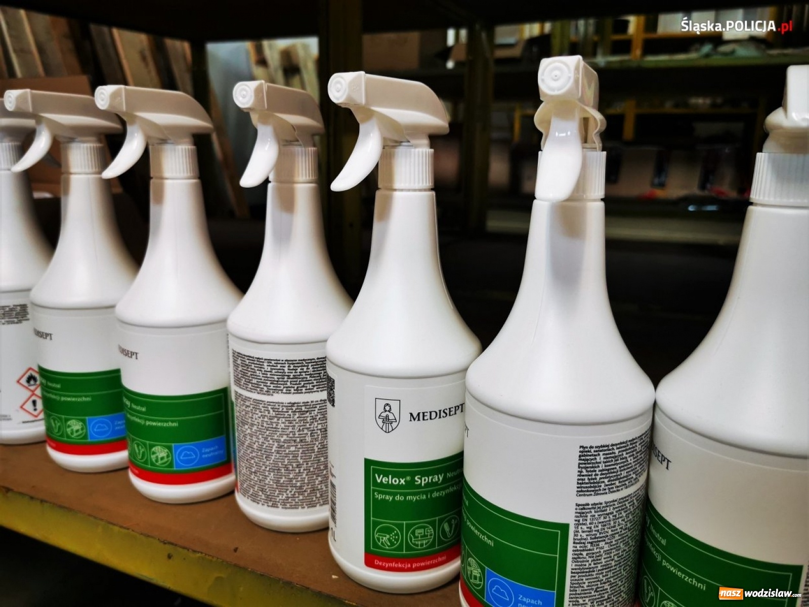 Zdjęcie w galerii na portalu naszwodzislaw.com: Środki ochrony sanitarnej na bieżąco trafiają do policjantów wiadomości z regionu