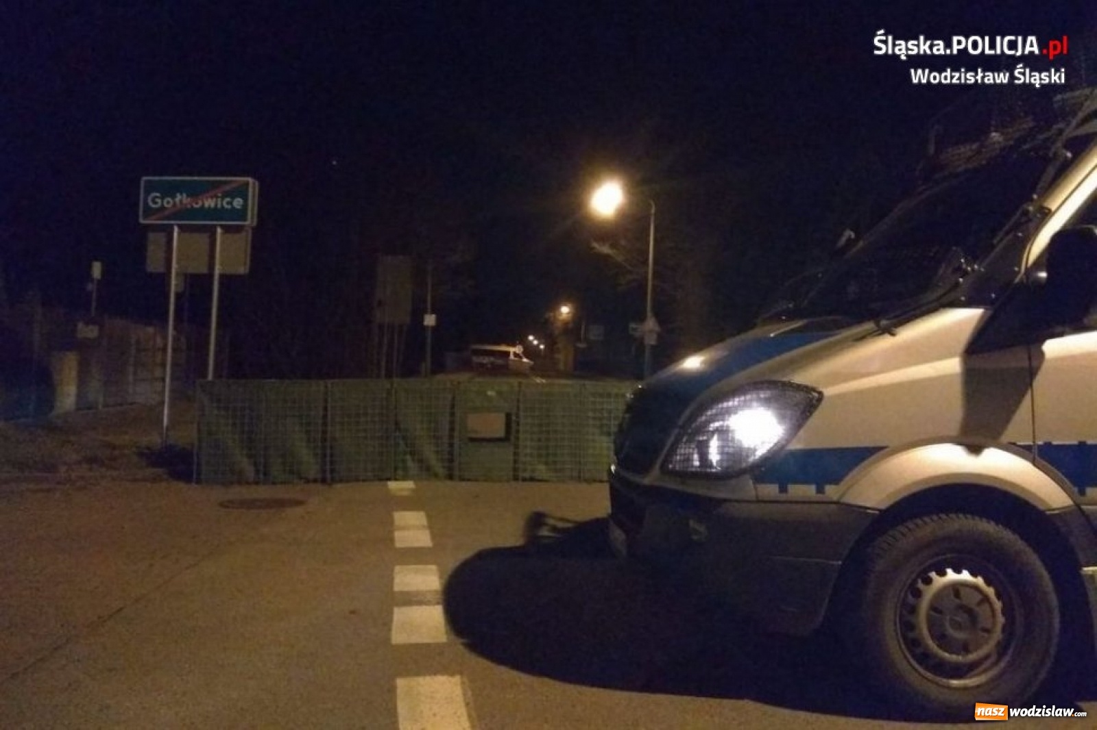 Zdjęcie w galerii na portalu naszwodzislaw.com: Wodzisławscy policjanci pomagają zadbać o bezpieczeństwo na przejściach granicznych wiadomości z regionu