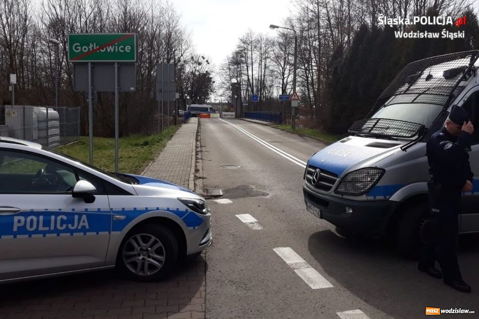 Zdjęcie w galerii na portalu naszwodzislaw.com: Wodzisławscy policjanci pomagają zadbać o bezpieczeństwo na przejściach granicznych wiadomości z regionu