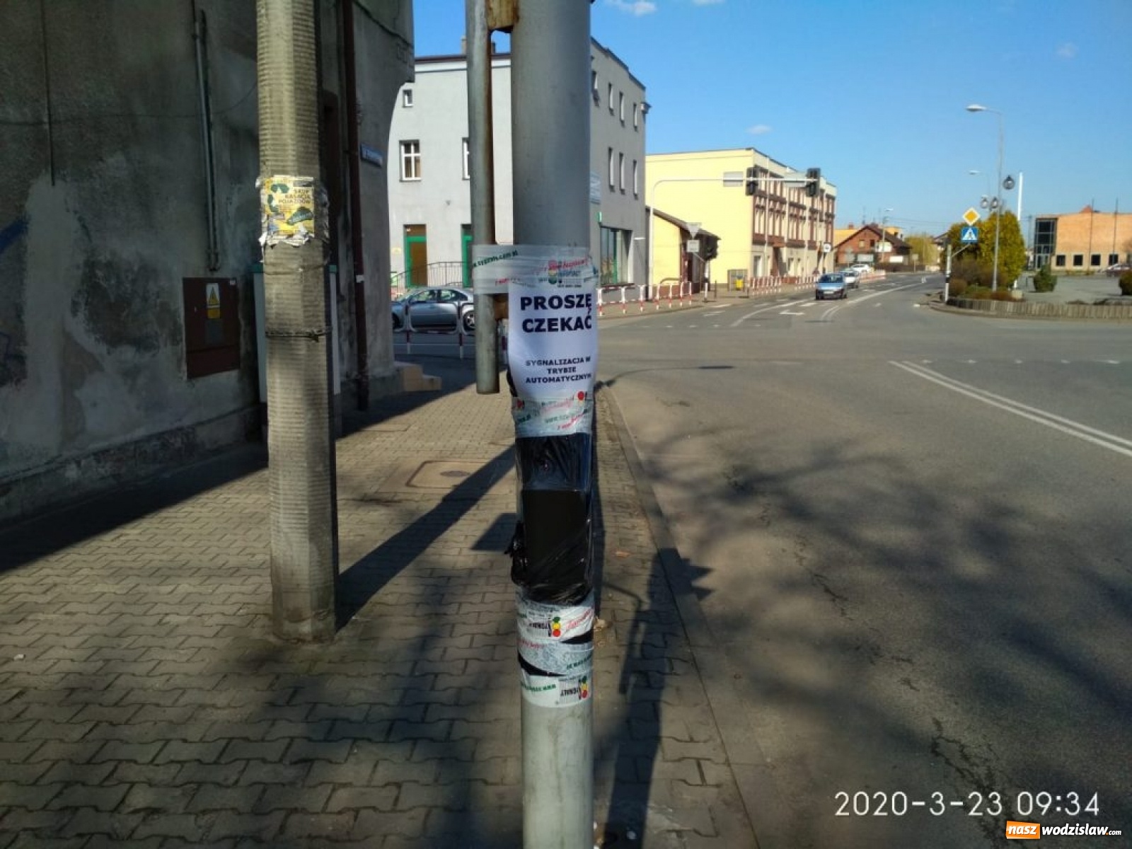 Zdjęcie w galerii na portalu naszwodzislaw.com: Zmiany w działaniu sygnalizacji świetlnych na drogach powiatowych wiadomości z regionu