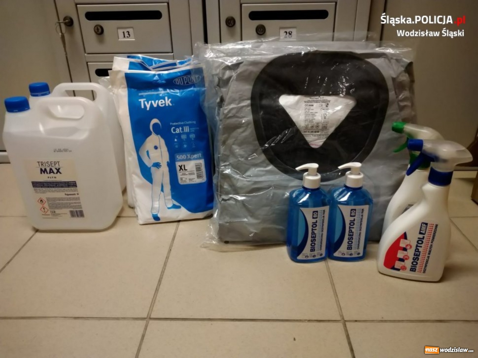 Zdjęcie w galerii na portalu naszwodzislaw.com: Kolejne środki ochrony sanitarnej trafiły do wodzisławskich policjantów wiadomości z regionu