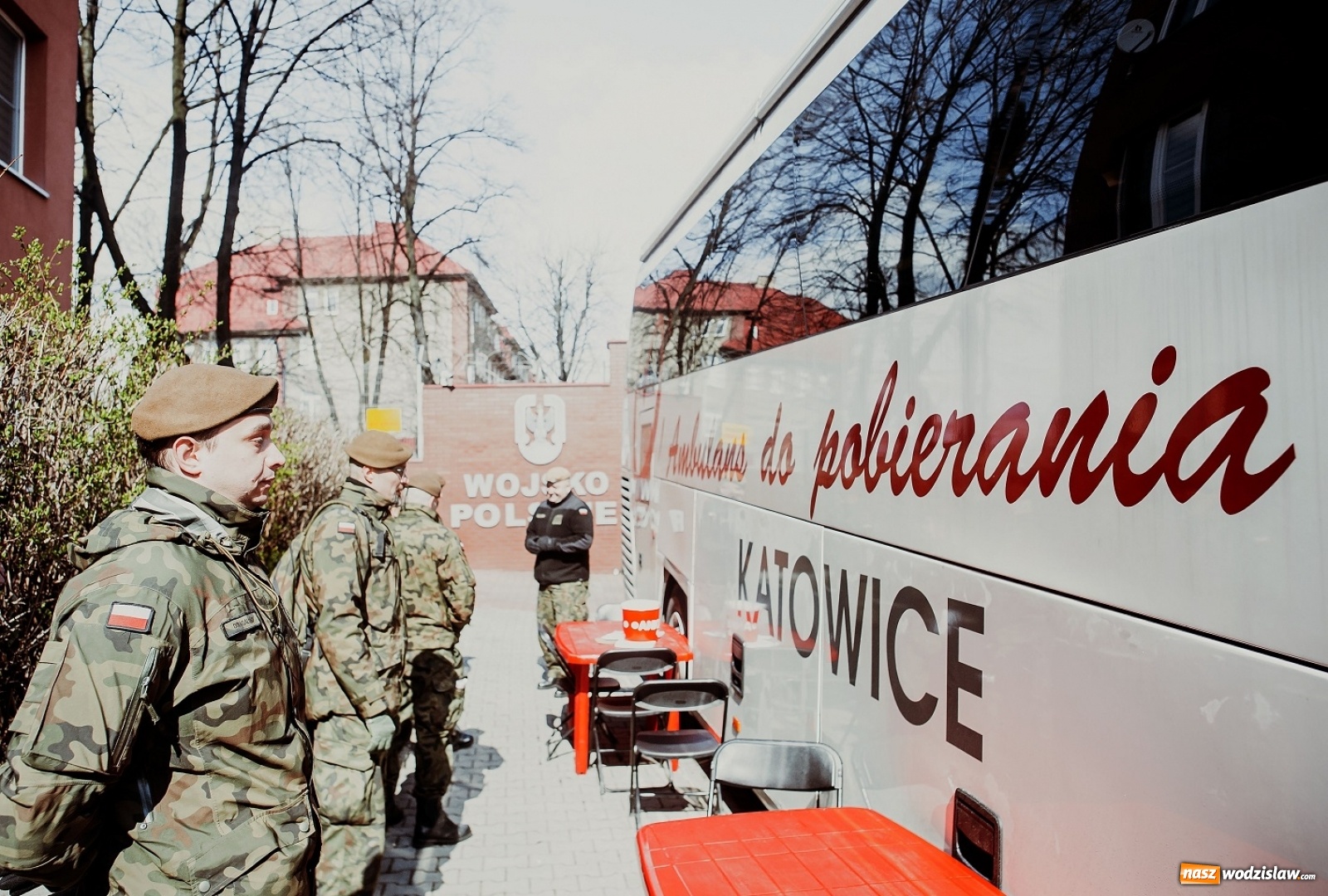 Zdjęcie w galerii na portalu naszwodzislaw.com: Terytorialsi reagują na apele centrów krwiodawstwa wiadomości z regionu