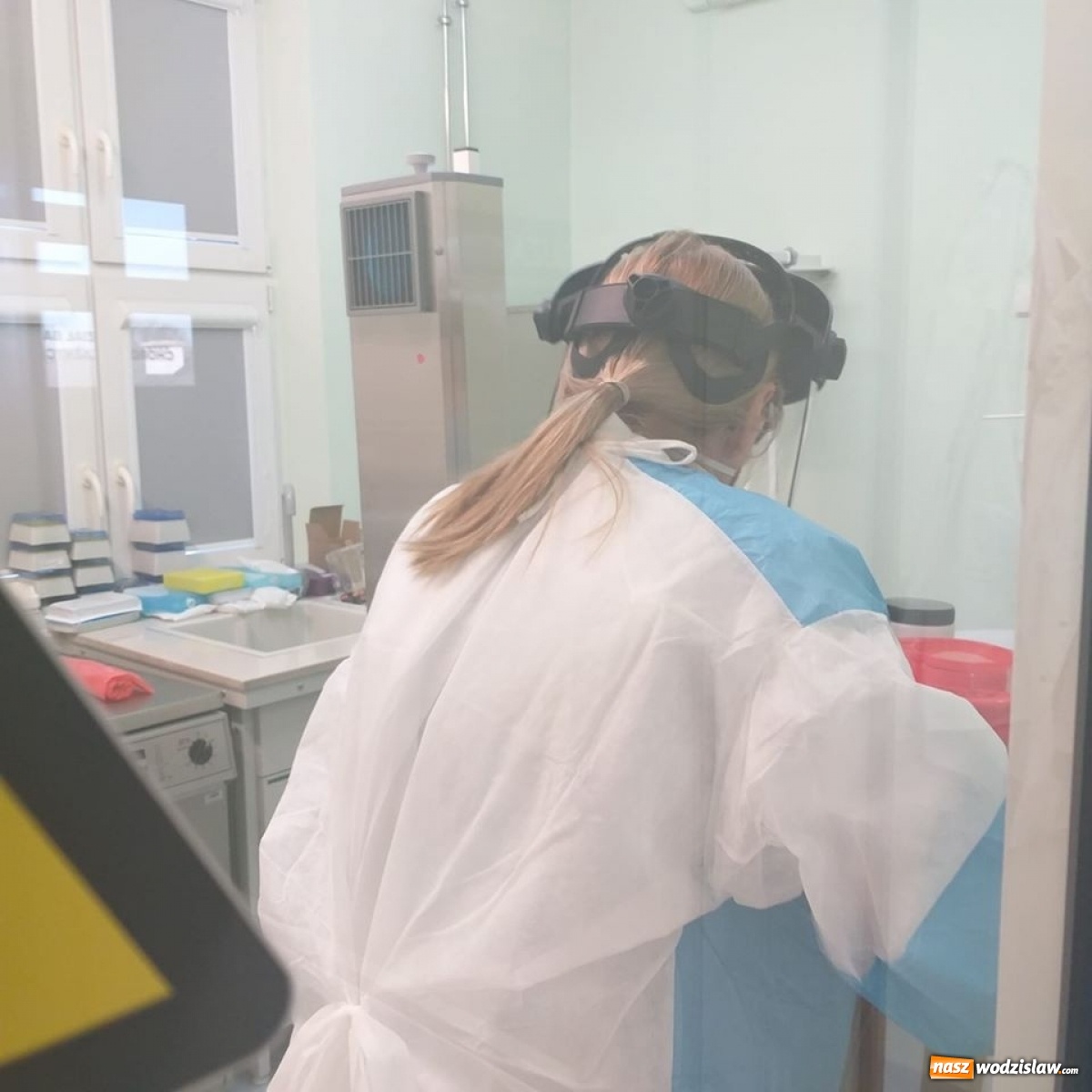 Zdjęcie w galerii na portalu naszwodzislaw.com: Tu wykonywane są testy na obecność koronawirusa [FOTO] wiadomości z regionu