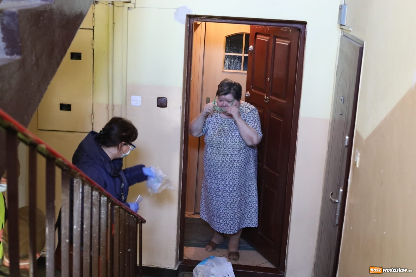 Zdjęcie w galerii na portalu naszwodzislaw.com: Śląscy terytorialsi rozwieźli już blisko siedem ton żywności wiadomości z regionu