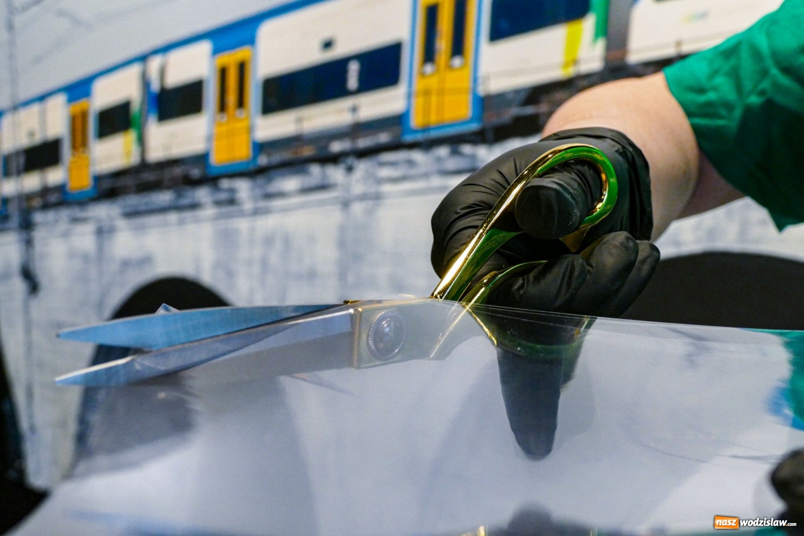 Zdjęcie w galerii na portalu naszwodzislaw.com: Dbajmy o siebie nawzajem! Koleje Śląskie produkują przyłbice dla szpitali wiadomości z regionu