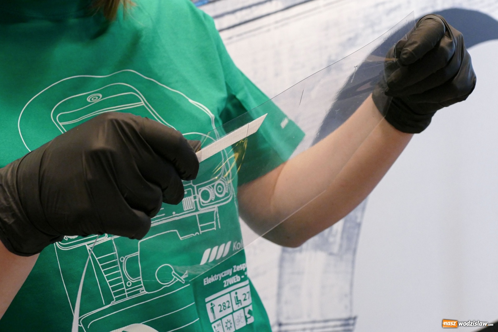 Zdjęcie w galerii na portalu naszwodzislaw.com: Dbajmy o siebie nawzajem! Koleje Śląskie produkują przyłbice dla szpitali wiadomości z regionu