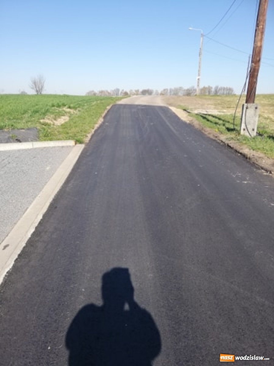 Zdjęcie w galerii na portalu naszwodzislaw.com: Remont odcinka ulicy Słonecznej w Gogołowej dobiegł końca wiadomości z regionu