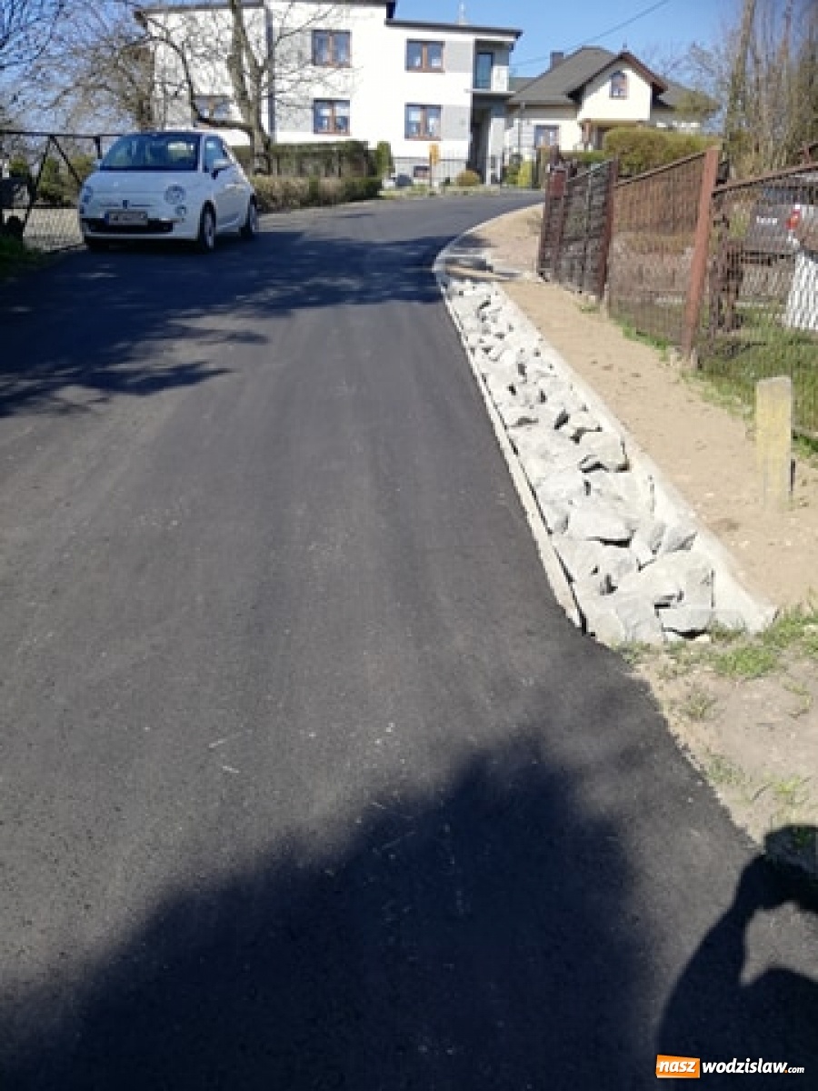 Zdjęcie w galerii na portalu naszwodzislaw.com: Remont odcinka ulicy Słonecznej w Gogołowej dobiegł końca wiadomości z regionu
