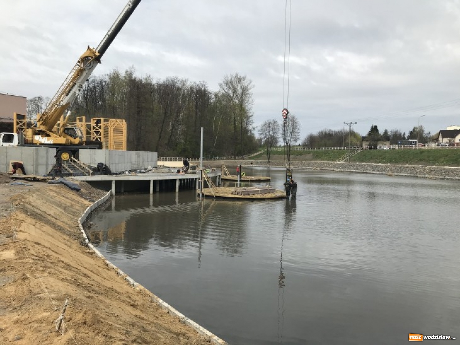 Zdjęcie w galerii na portalu naszwodzislaw.com: Trwają prace przy budowie tężni w Rydułtowach [FOTO] wiadomości z regionu