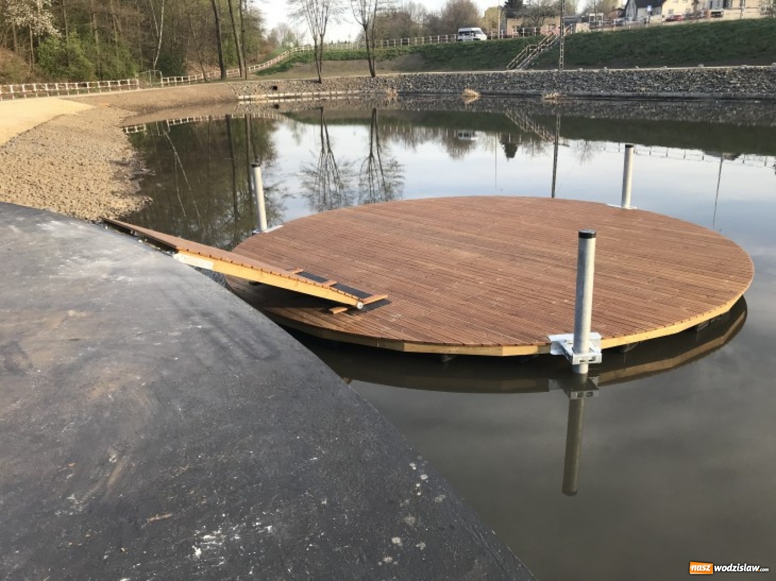 Zdjęcie w galerii na portalu naszwodzislaw.com: Trwają prace przy budowie tężni w Rydułtowach [FOTO] wiadomości z regionu