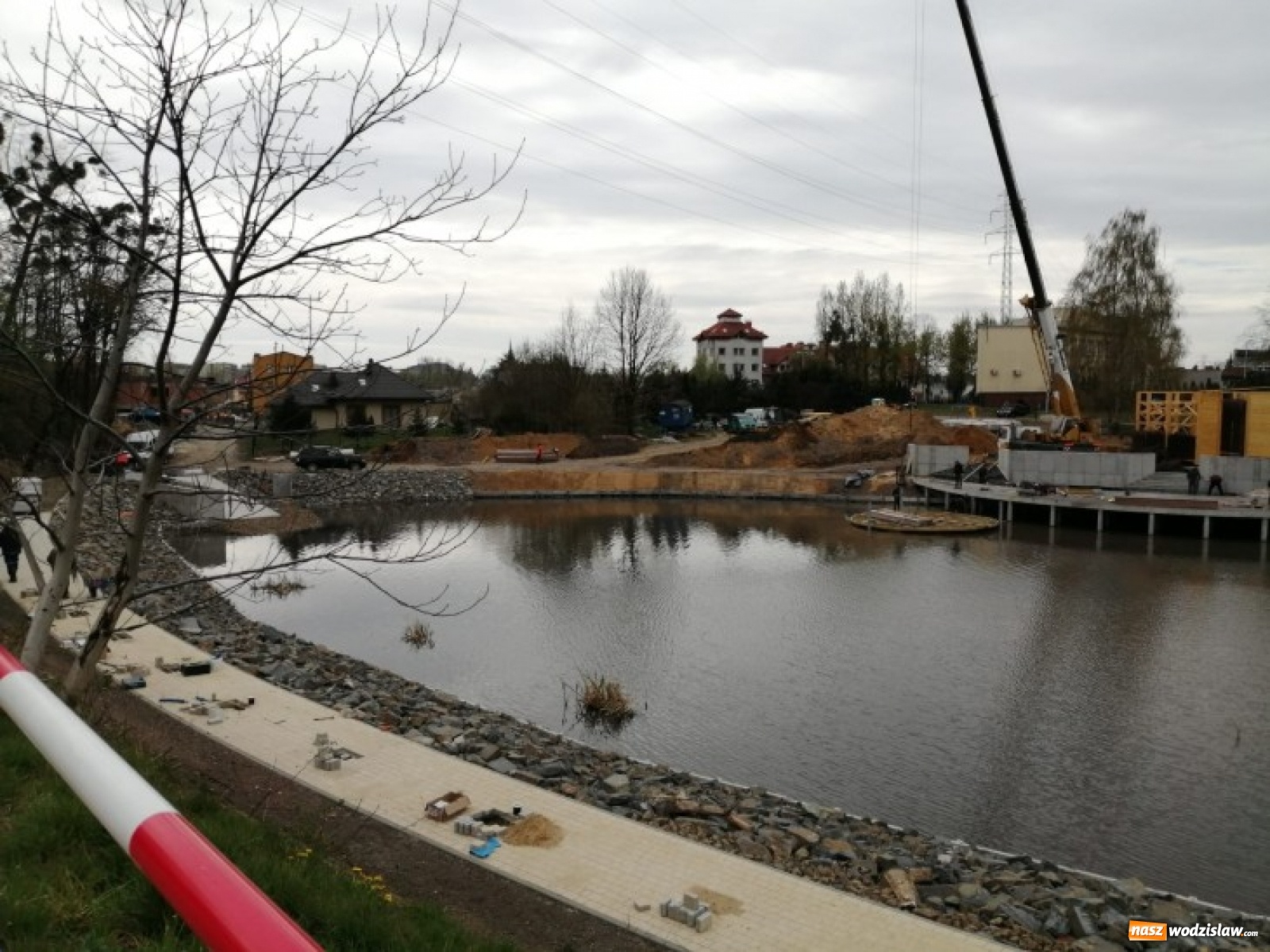 Zdjęcie w galerii na portalu naszwodzislaw.com: Trwają prace przy budowie tężni w Rydułtowach [FOTO] wiadomości z regionu