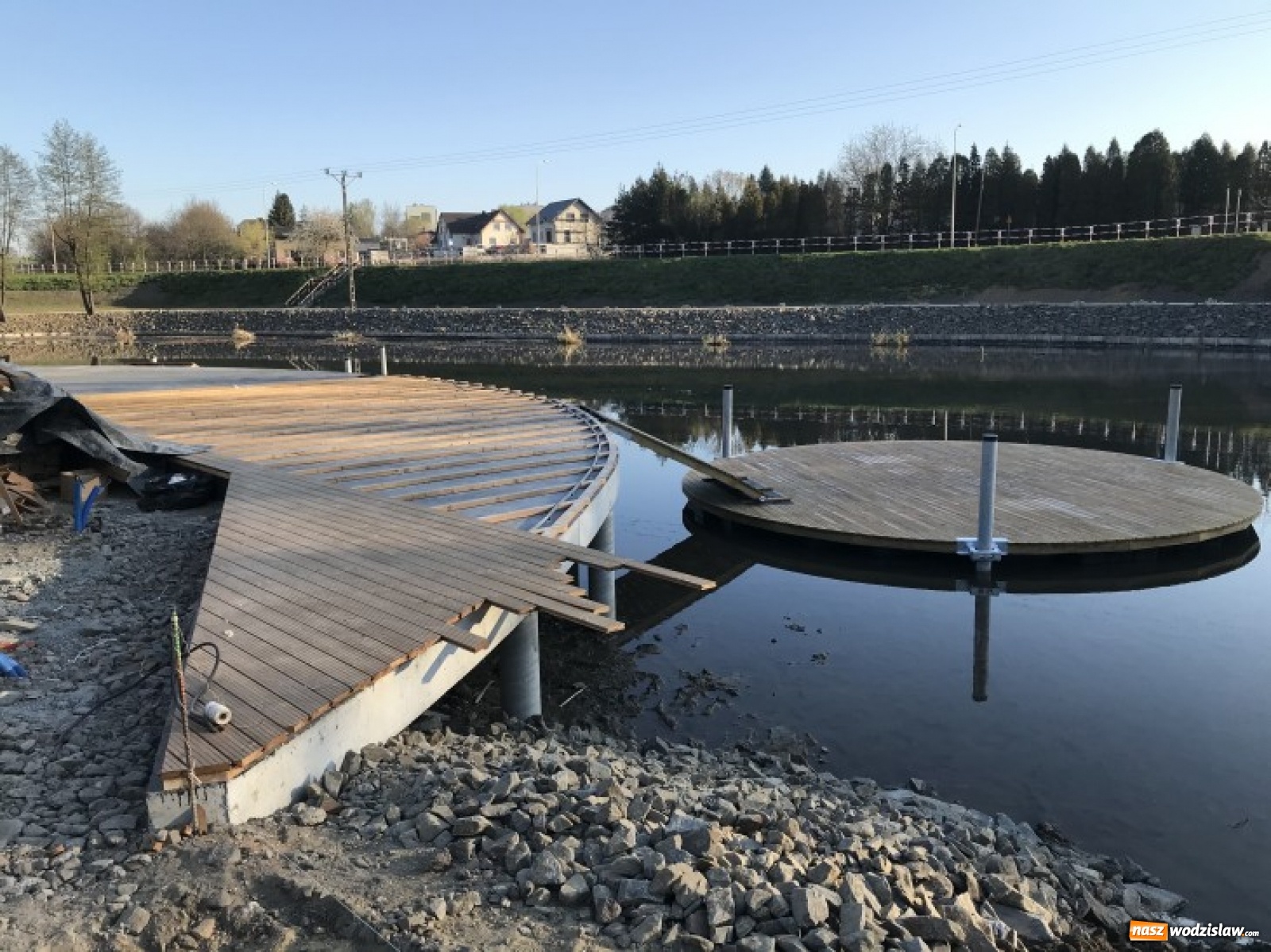Zdjęcie w galerii na portalu naszwodzislaw.com: Trwają prace przy budowie tężni w Rydułtowach [FOTO] wiadomości z regionu