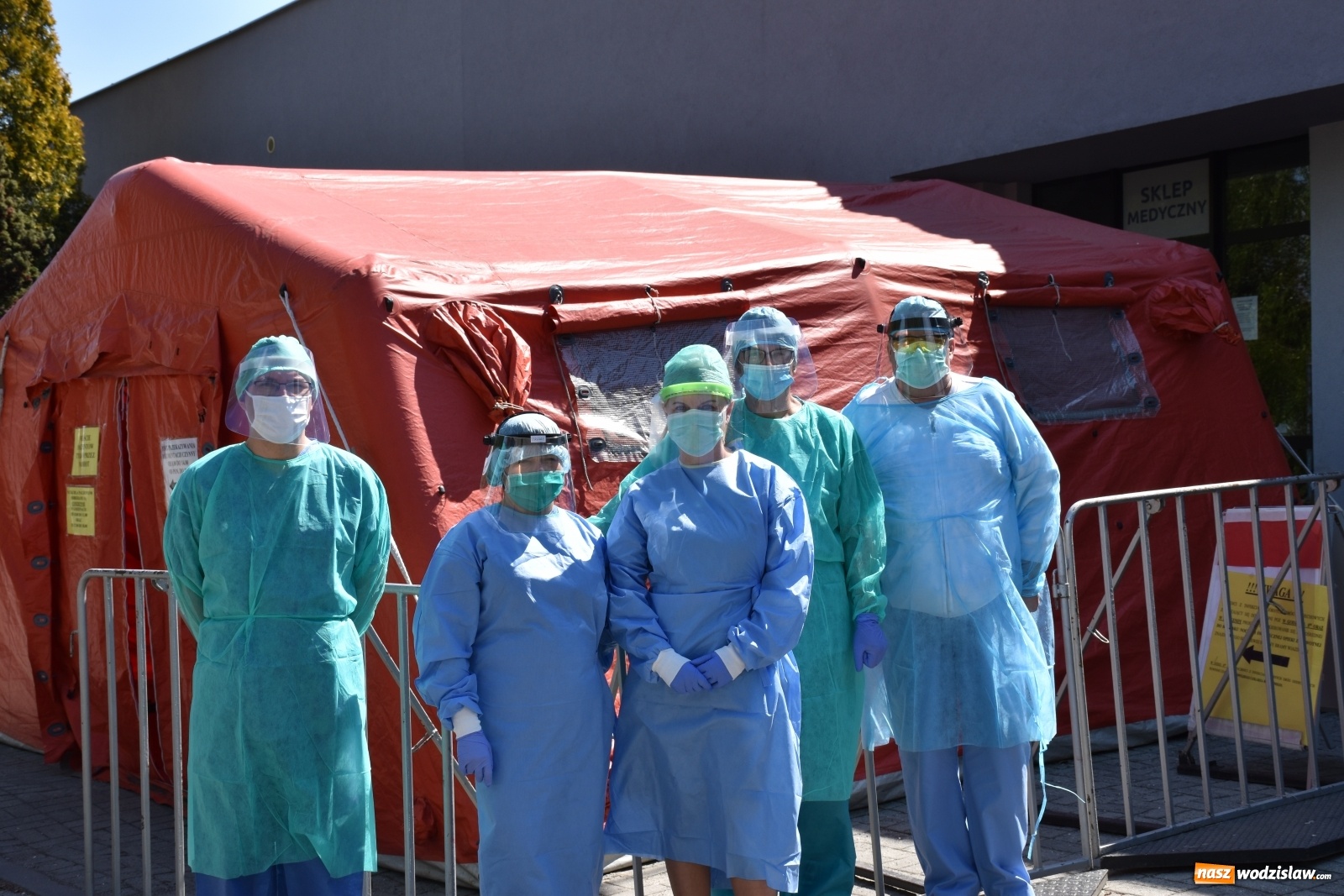 Zdjęcie w galerii na portalu naszwodzislaw.com: 3 maja świętuj w domu. Niebawem znów będziemy razem wiadomości z regionu