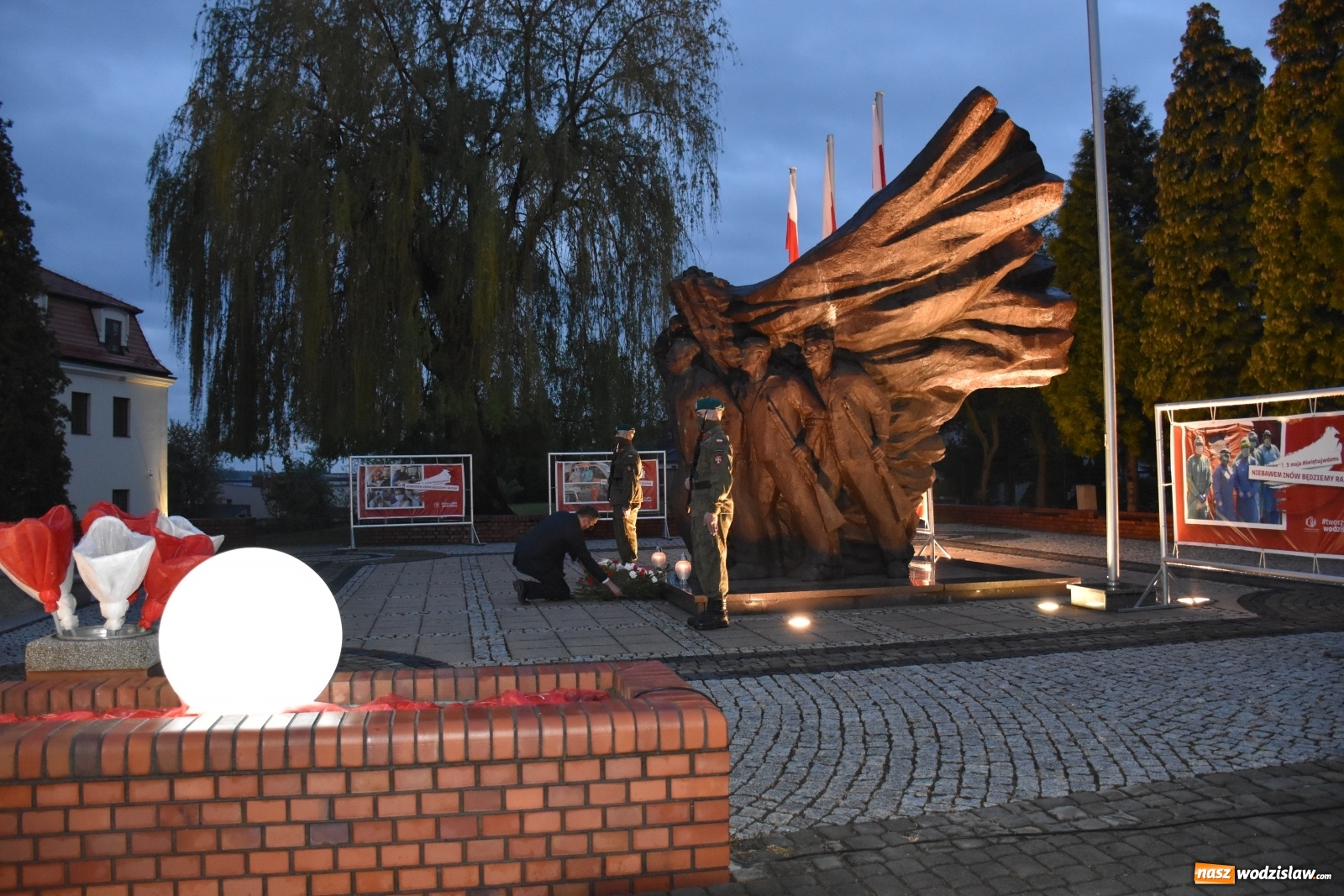 Zdjęcie w galerii na portalu naszwodzislaw.com: Inne niż zwykle obchody 3 Maja w Wodzisławiu Śląskim wiadomości z regionu