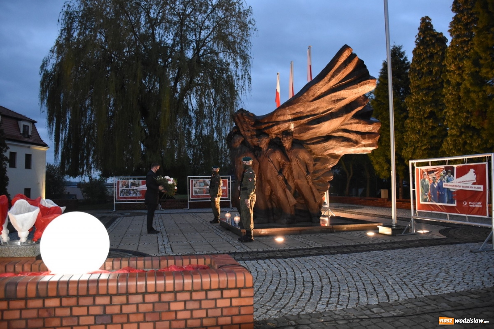 Zdjęcie w galerii na portalu naszwodzislaw.com: Inne niż zwykle obchody 3 Maja w Wodzisławiu Śląskim wiadomości z regionu