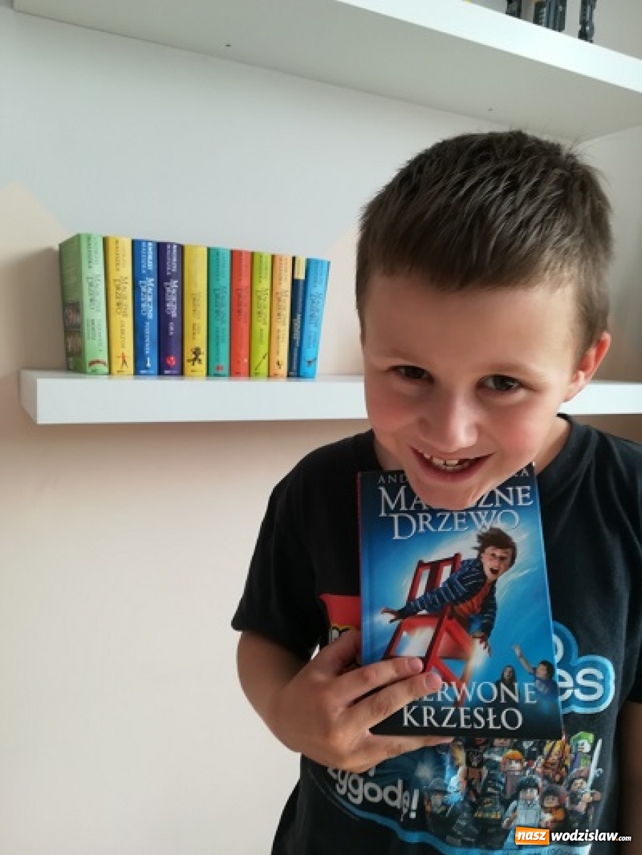 Zdjęcie w galerii na portalu naszwodzislaw.com: Dziś święto bibliotekarzy i bibliotek. Akcja Biblioteczka w Połomi wiadomości z regionu