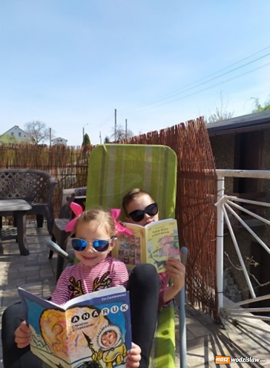 Zdjęcie w galerii na portalu naszwodzislaw.com: Dziś święto bibliotekarzy i bibliotek. Akcja Biblioteczka w Połomi wiadomości z regionu