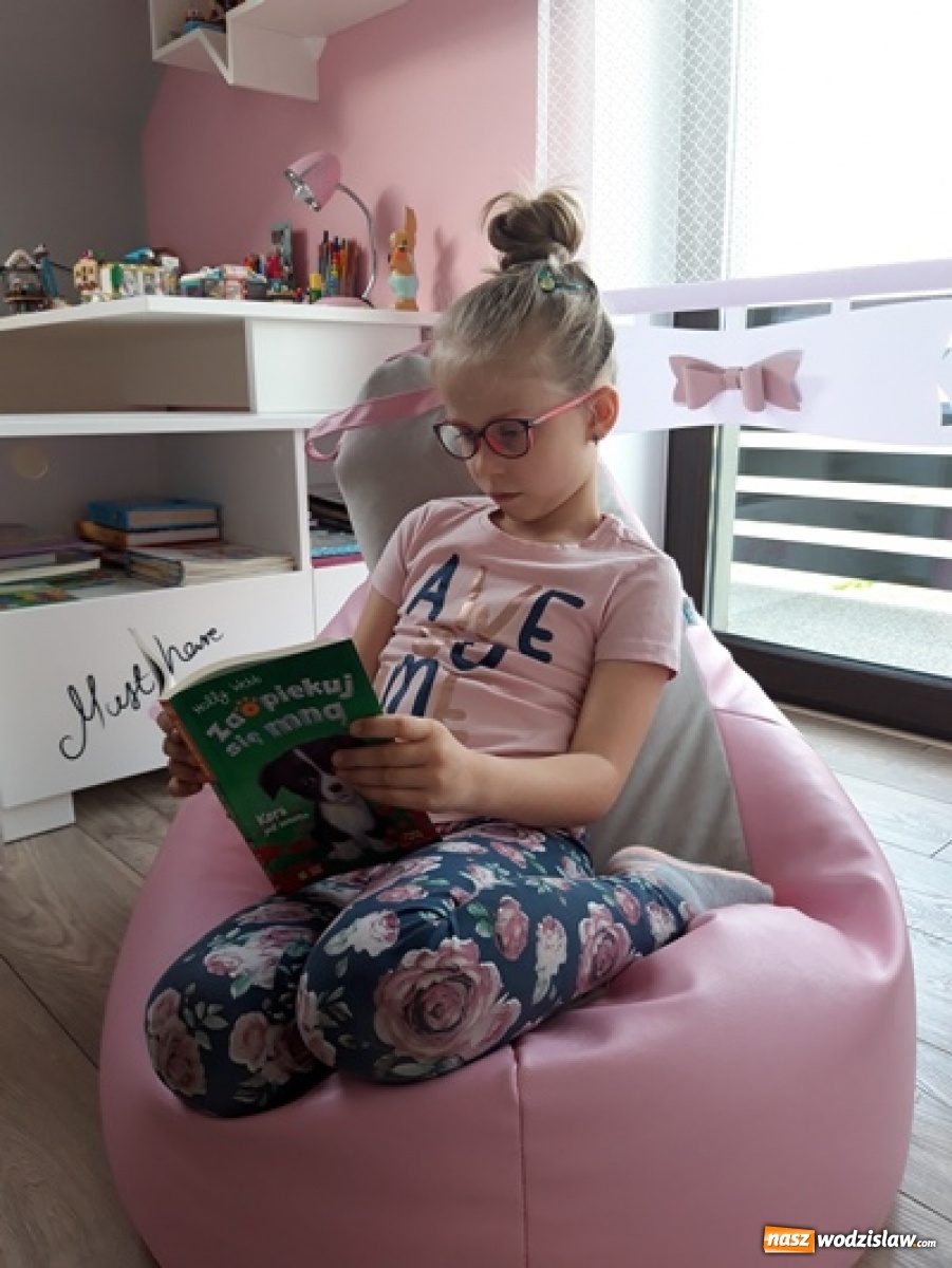 Zdjęcie w galerii na portalu naszwodzislaw.com: Dziś święto bibliotekarzy i bibliotek. Akcja Biblioteczka w Połomi wiadomości z regionu