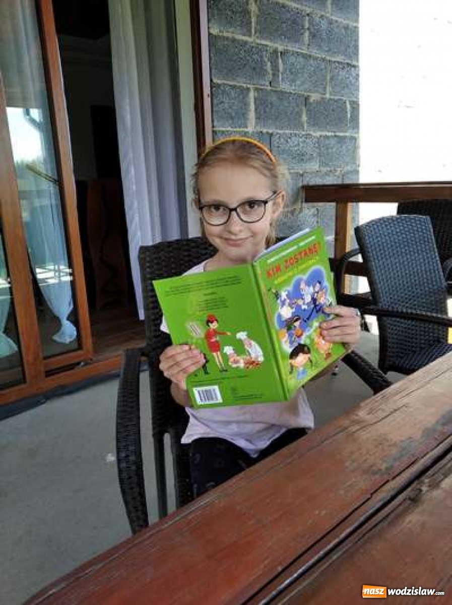 Zdjęcie w galerii na portalu naszwodzislaw.com: Dziś święto bibliotekarzy i bibliotek. Akcja Biblioteczka w Połomi wiadomości z regionu