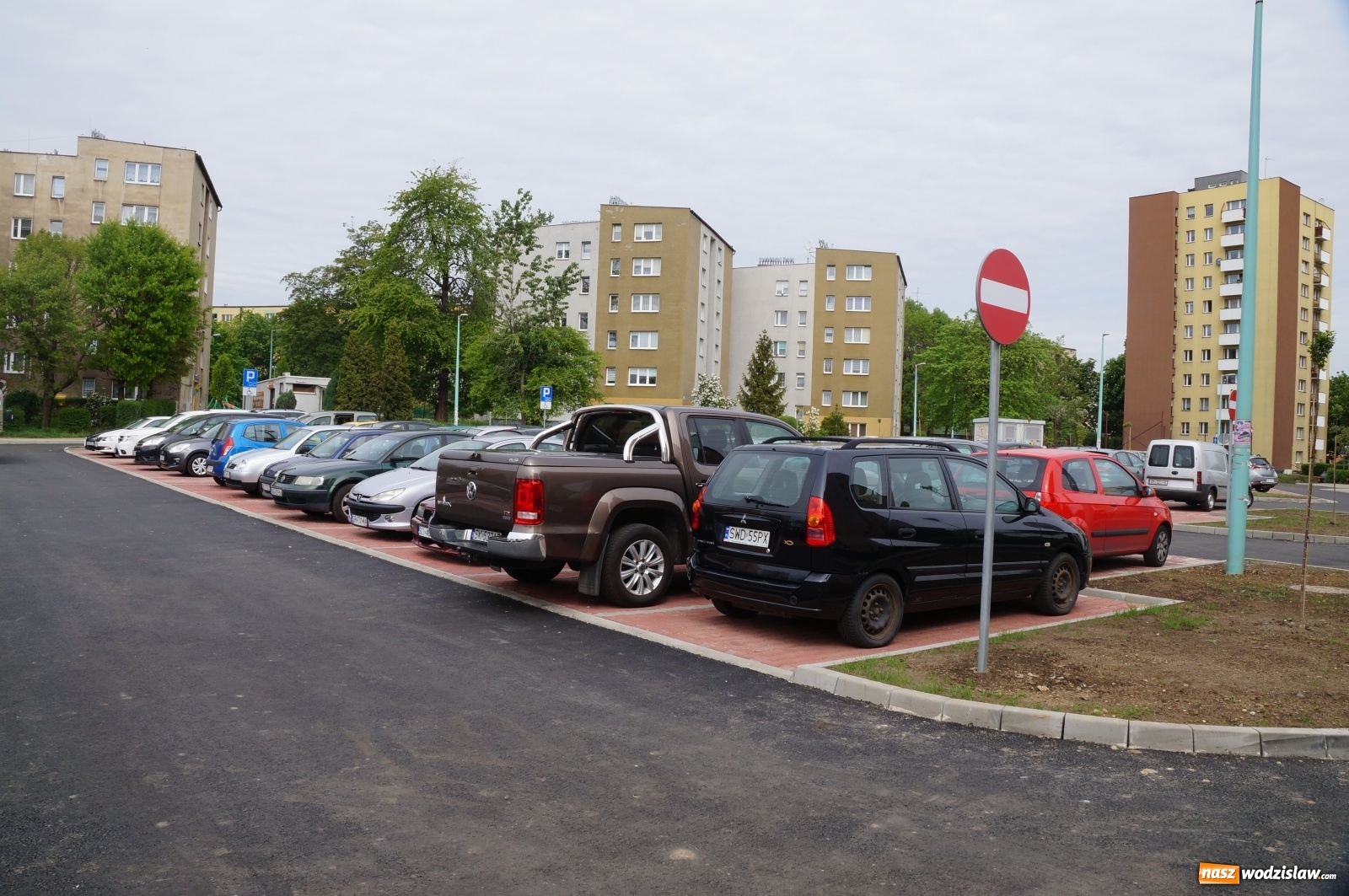 Zdjęcie w galerii na portalu naszwodzislaw.com: Zakończył się remont drogi na Placu Zwycięstwa wiadomości z regionu