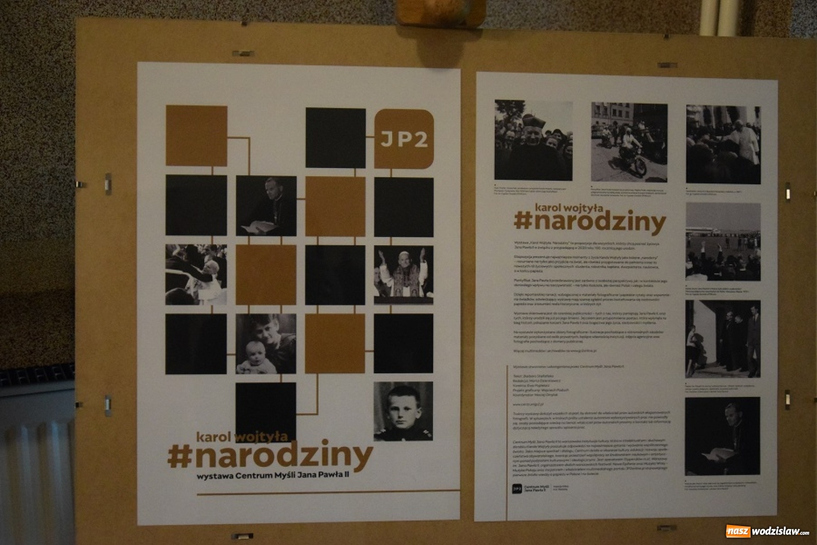 Zdjęcie w galerii na portalu naszwodzislaw.com: Setne urodziny Karola Wojtyły. Specjalna wystawa w holu UG Mszana wiadomości z regionu