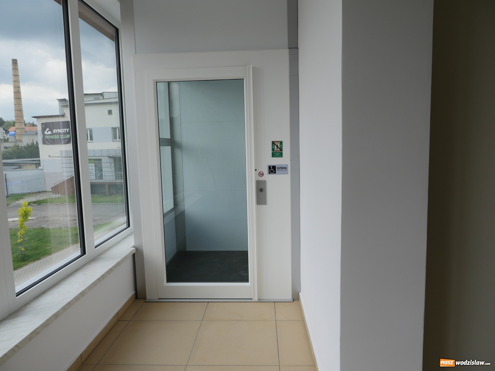 Zdjęcie w galerii na portalu naszwodzislaw.com: Winda w wodzisławskiej książnicy już działa wiadomości z regionu