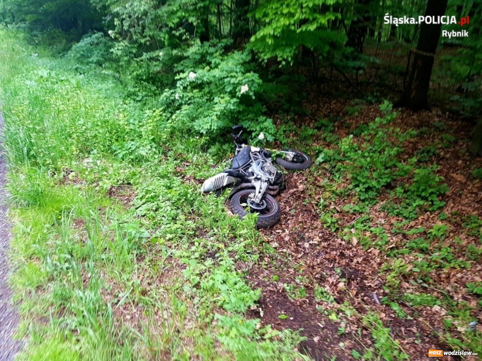 Zdjęcie w galerii na portalu naszwodzislaw.com: Motocyklista z bronią maszynową uciekał przed policją [WIDEO] wiadomości z regionu