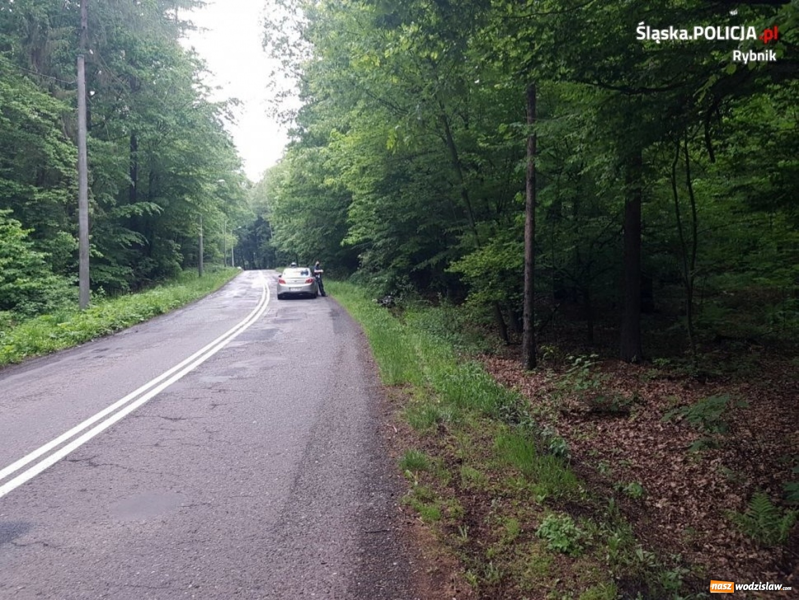 Zdjęcie w galerii na portalu naszwodzislaw.com: Motocyklista z bronią maszynową uciekał przed policją [WIDEO] wiadomości z regionu