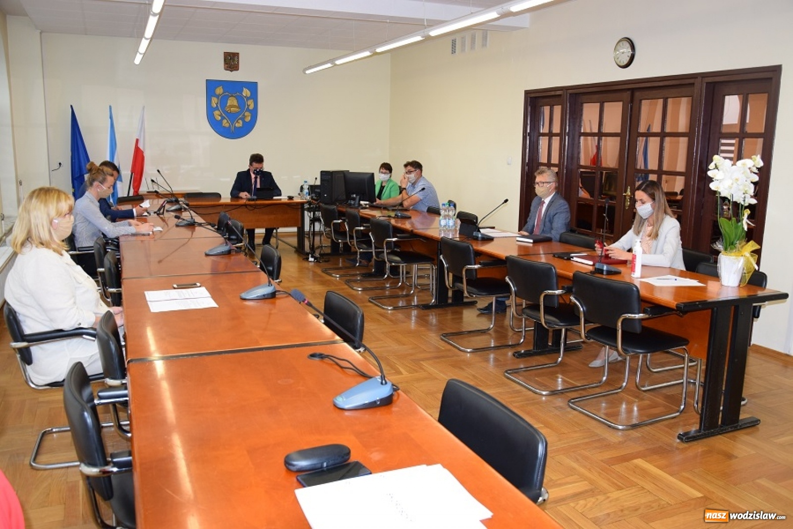 Zdjęcie w galerii na portalu naszwodzislaw.com: Firmy zamknięte z powodu COVID-19 zwolnione z podatku wiadomości z regionu