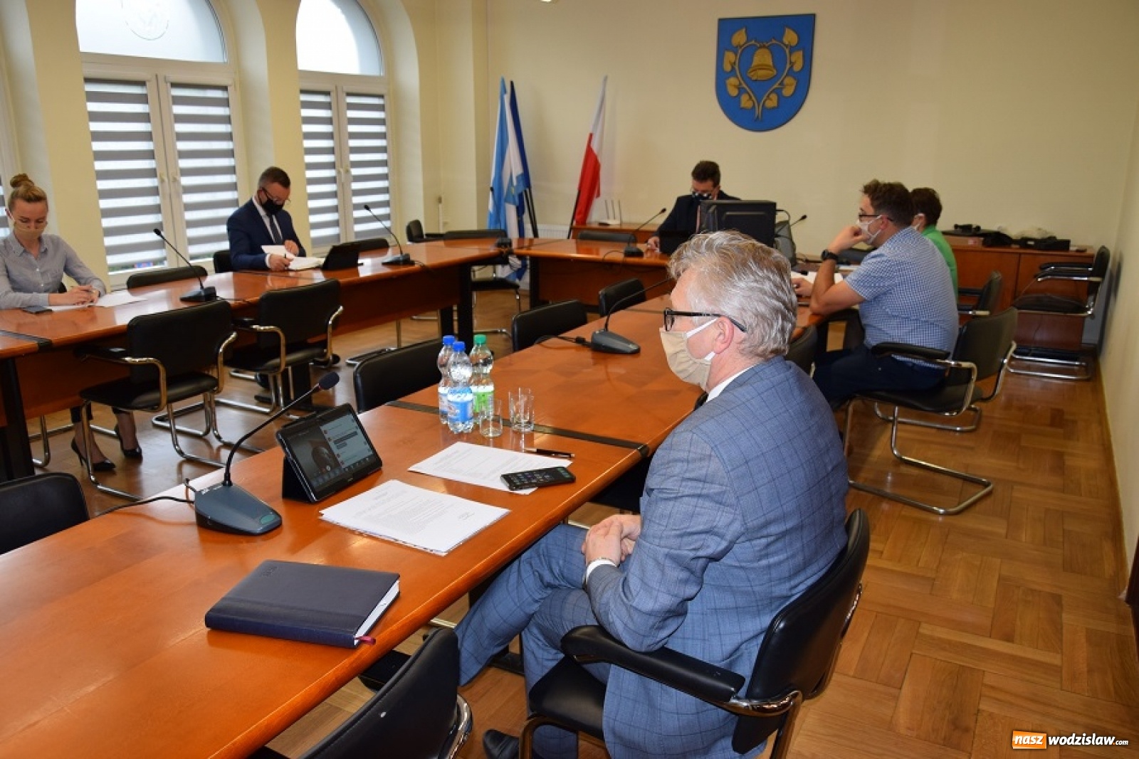 Zdjęcie w galerii na portalu naszwodzislaw.com: Firmy zamknięte z powodu COVID-19 zwolnione z podatku wiadomości z regionu