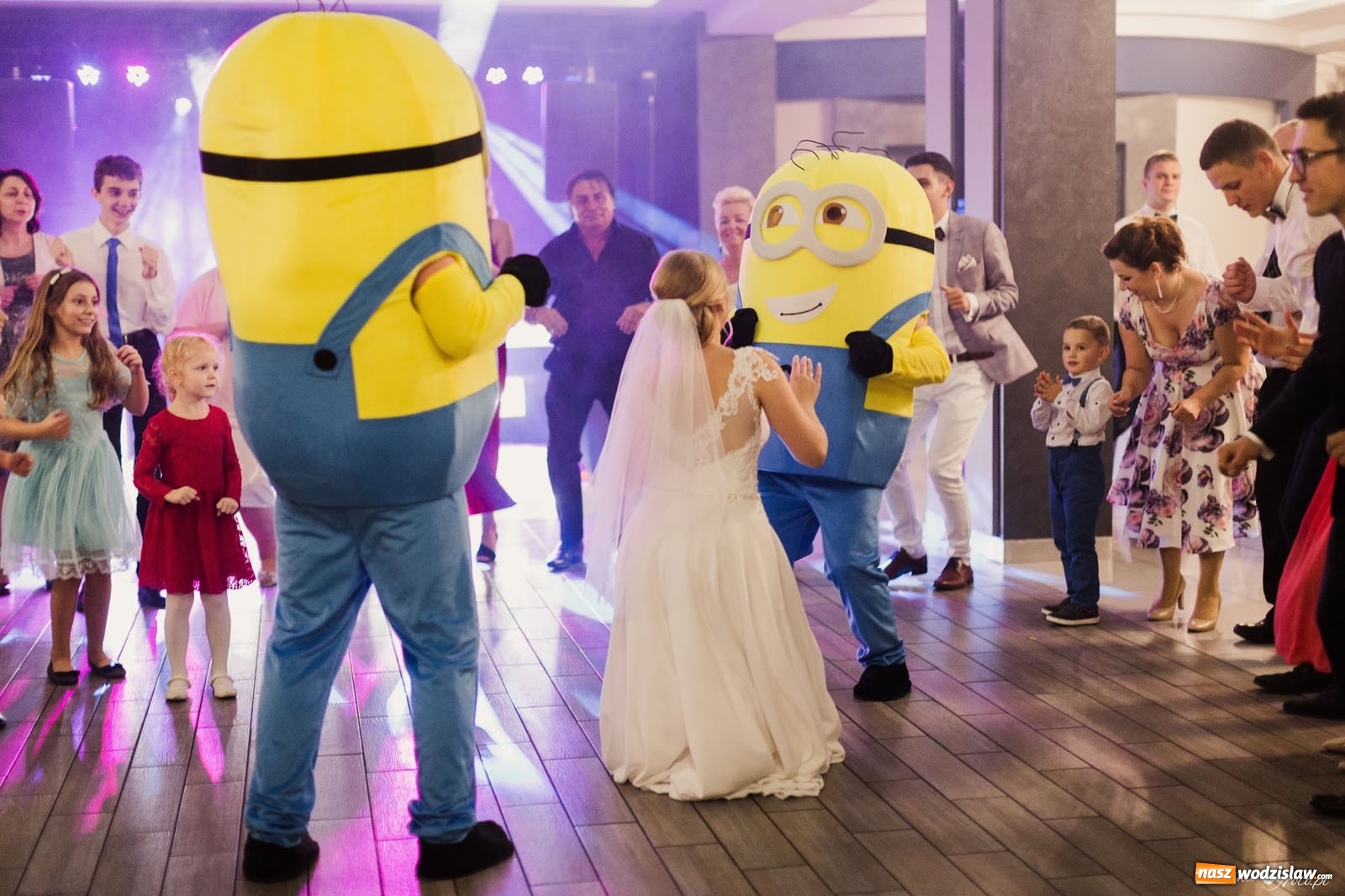 Zdjęcie w galerii na portalu naszwodzislaw.com: #hot16challenge2 - RAP z Gramofonu wiadomości z regionu