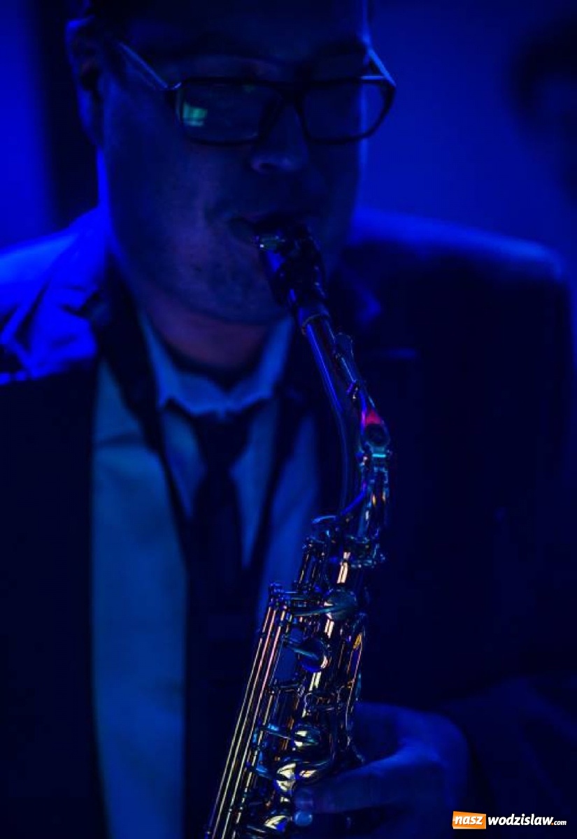 Zdjęcie w galerii na portalu naszwodzislaw.com: #hot16challenge2 - RAP z Gramofonu wiadomości z regionu