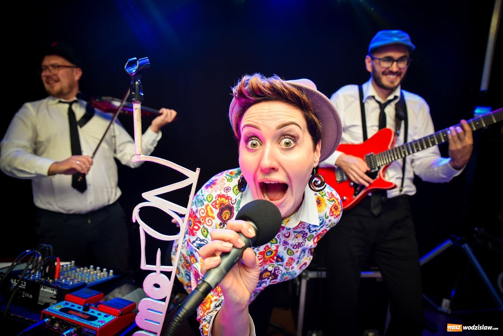 Zdjęcie w galerii na portalu naszwodzislaw.com: #hot16challenge2 - RAP z Gramofonu wiadomości z regionu