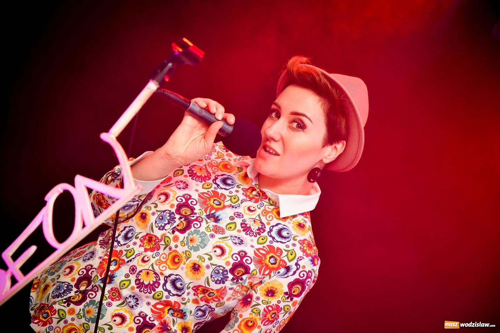 Zdjęcie w galerii na portalu naszwodzislaw.com: #hot16challenge2 - RAP z Gramofonu wiadomości z regionu