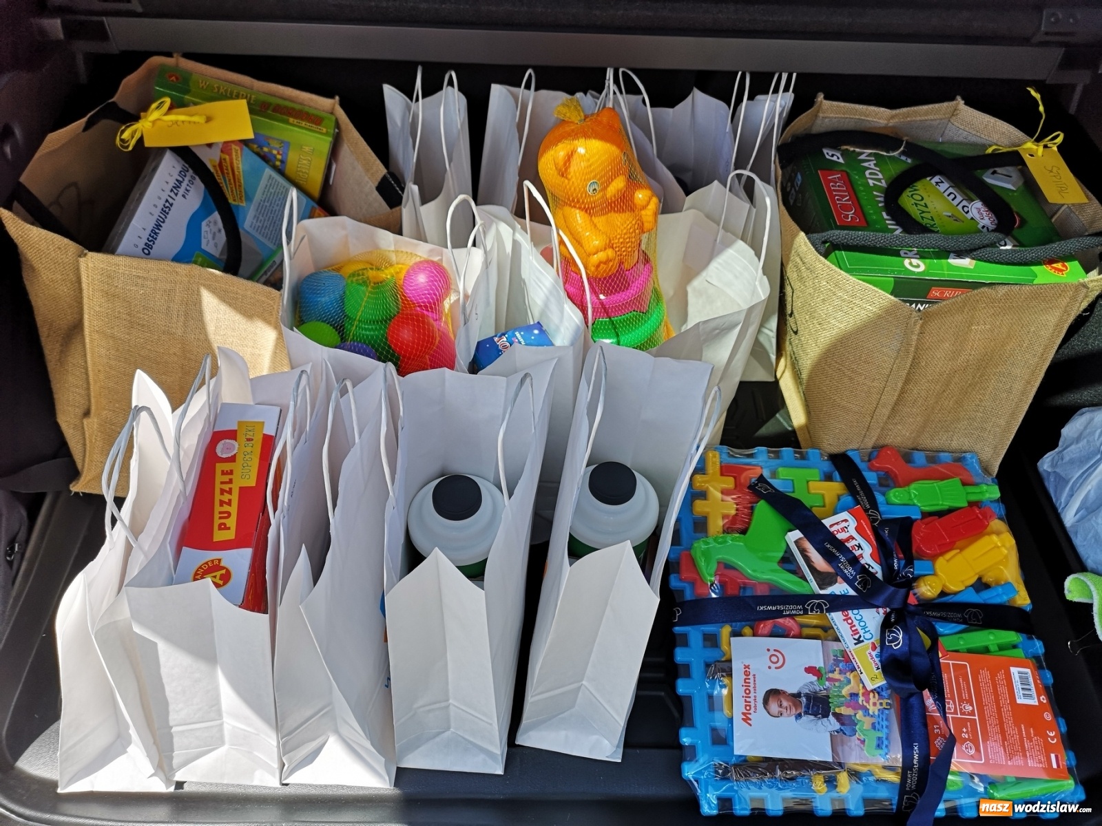 Zdjęcie w galerii na portalu naszwodzislaw.com: Niespodzianka starostwa dla małych pacjentów szpitala wiadomości z regionu