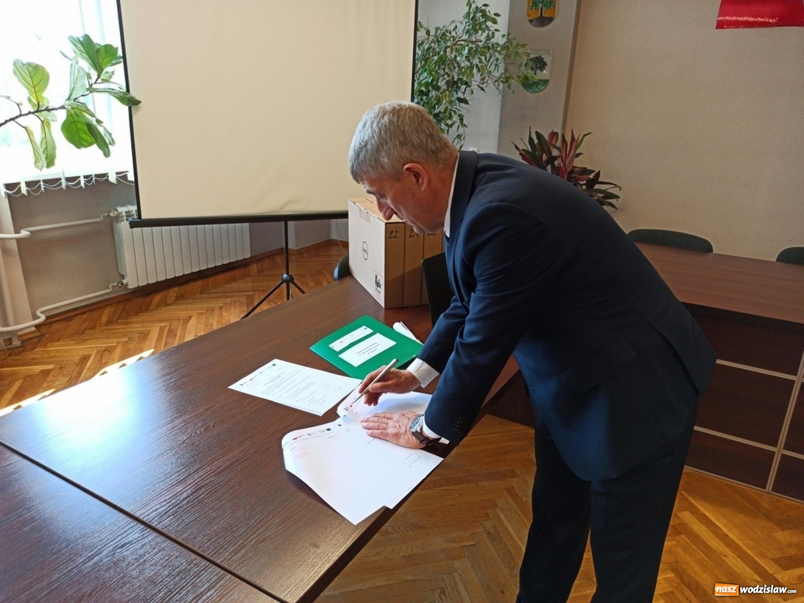 Zdjęcie w galerii na portalu naszwodzislaw.com: Gmina przekazała laptopy szkołom w Lubomi i Syryni wiadomości z regionu