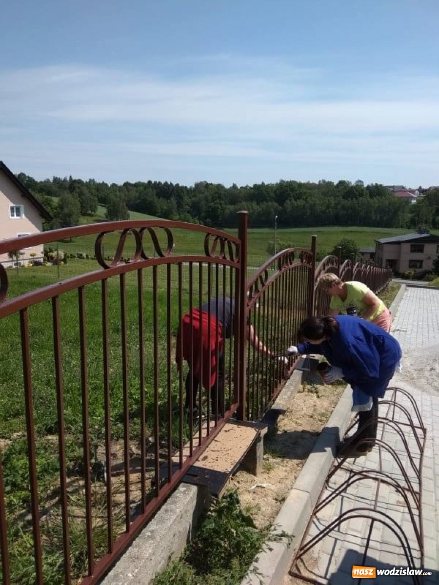 Zdjęcie w galerii na portalu naszwodzislaw.com: Mszana. Gminne placówki wykorzystują przymusową izolację na bieżące prace i remonty wiadomości z regionu