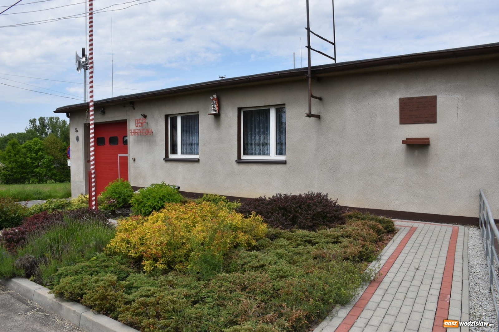 Zdjęcie w galerii na portalu naszwodzislaw.com: OSP Turzyczka zyskuje na nowym wyglądzie wiadomości z regionu