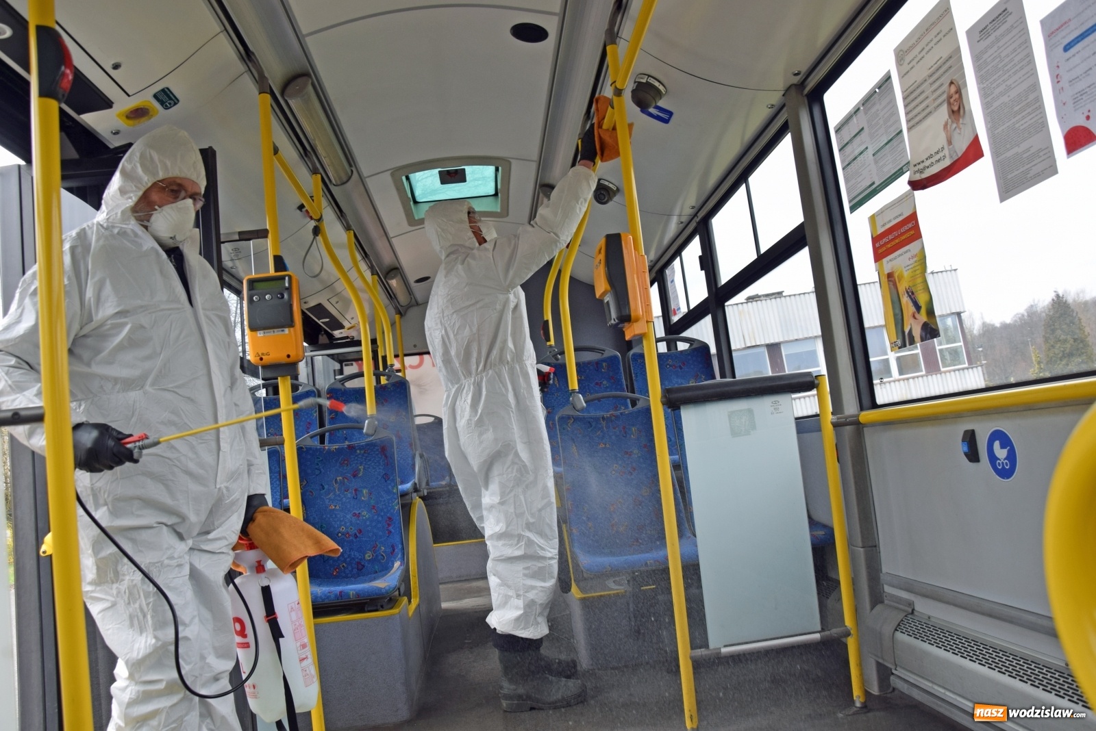 Zdjęcie w galerii na portalu naszwodzislaw.com: Wirus nie oszczędza komunikacji miejskiej wiadomości z regionu