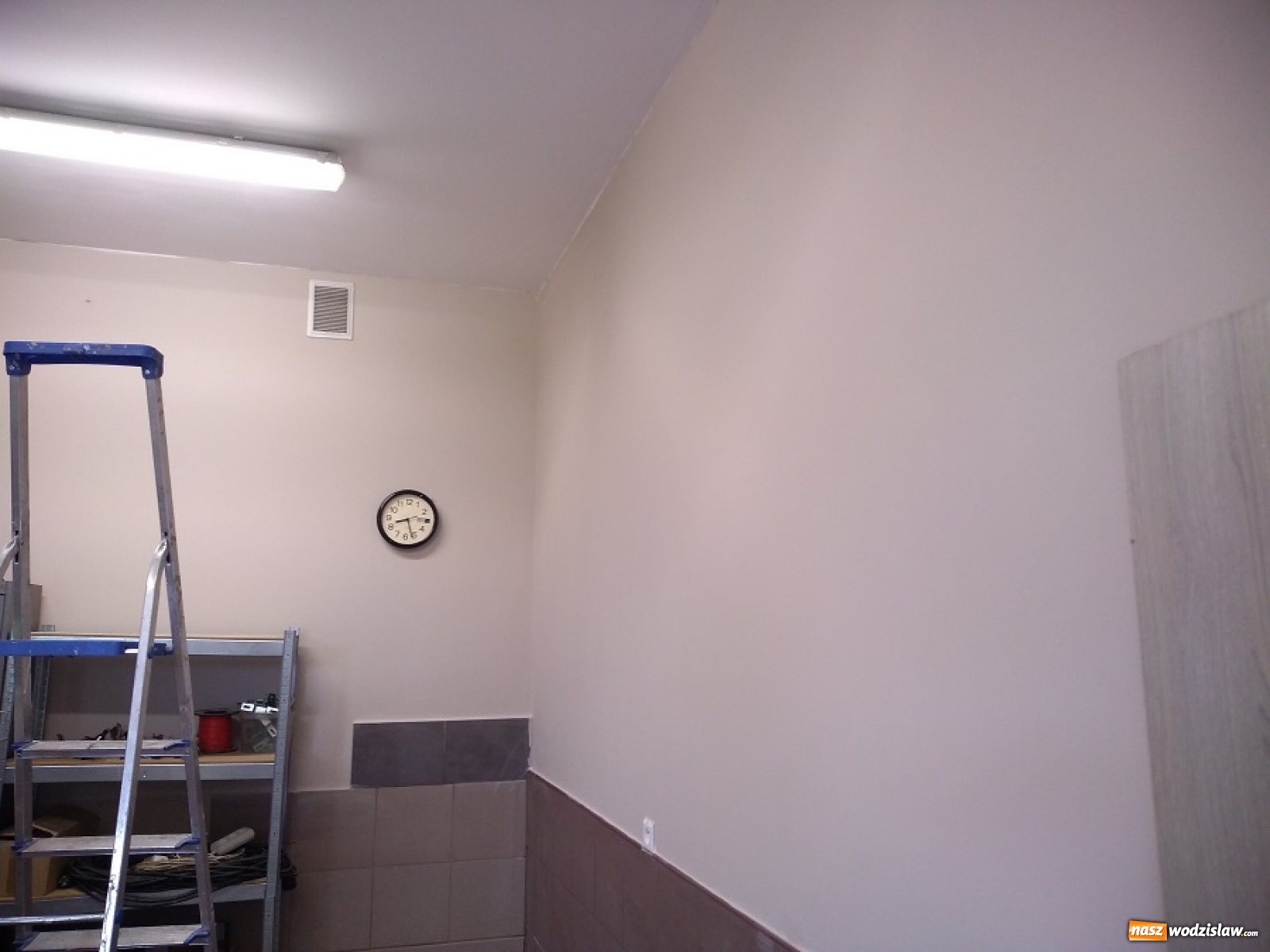 Zdjęcie w galerii na portalu naszwodzislaw.com: Drobne remonty w mszańskim ośrodku sportu wiadomości z regionu