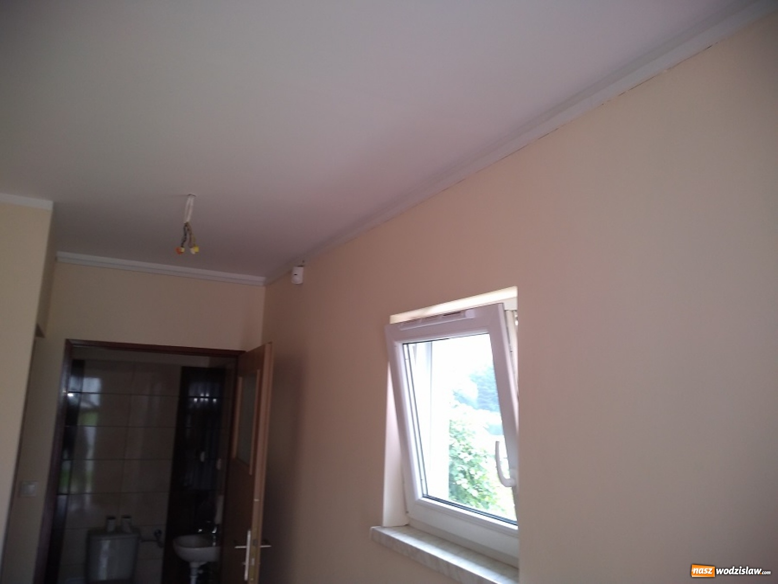 Zdjęcie w galerii na portalu naszwodzislaw.com: Drobne remonty w mszańskim ośrodku sportu wiadomości z regionu