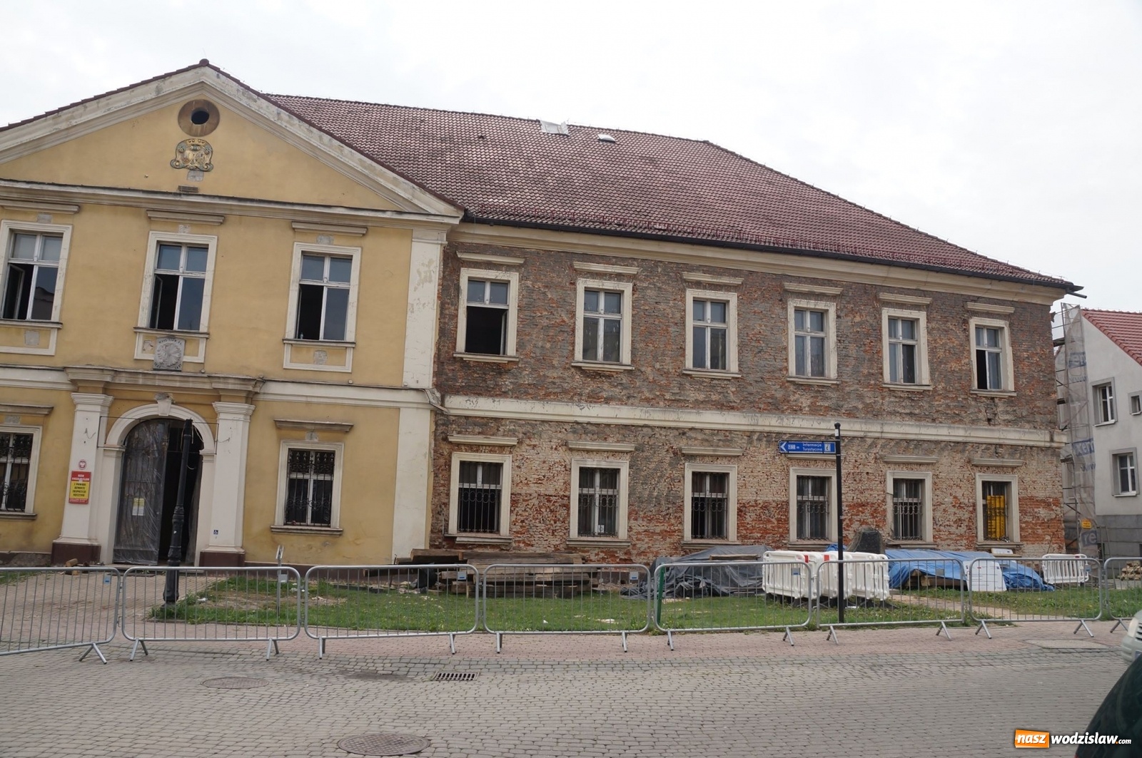 Zdjęcie w galerii na portalu naszwodzislaw.com: Remont pałacu Dietrichsteinów wznowiony wiadomości z regionu