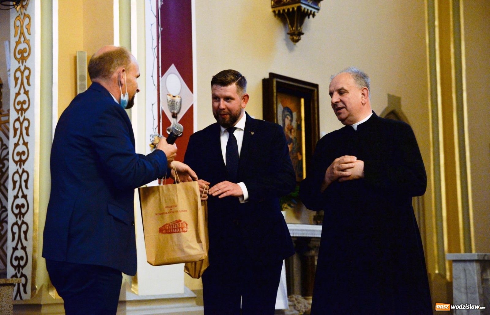 Zdjęcie w galerii na portalu naszwodzislaw.com: Podróż do świata, którego już nie ma. Promocja książki Sławomira Kulpy wiadomości z regionu