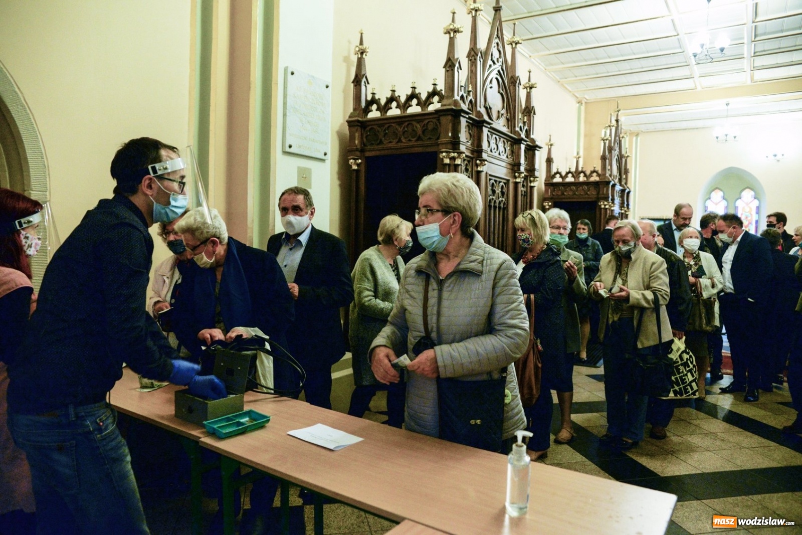 Zdjęcie w galerii na portalu naszwodzislaw.com: Podróż do świata, którego już nie ma. Promocja książki Sławomira Kulpy wiadomości z regionu