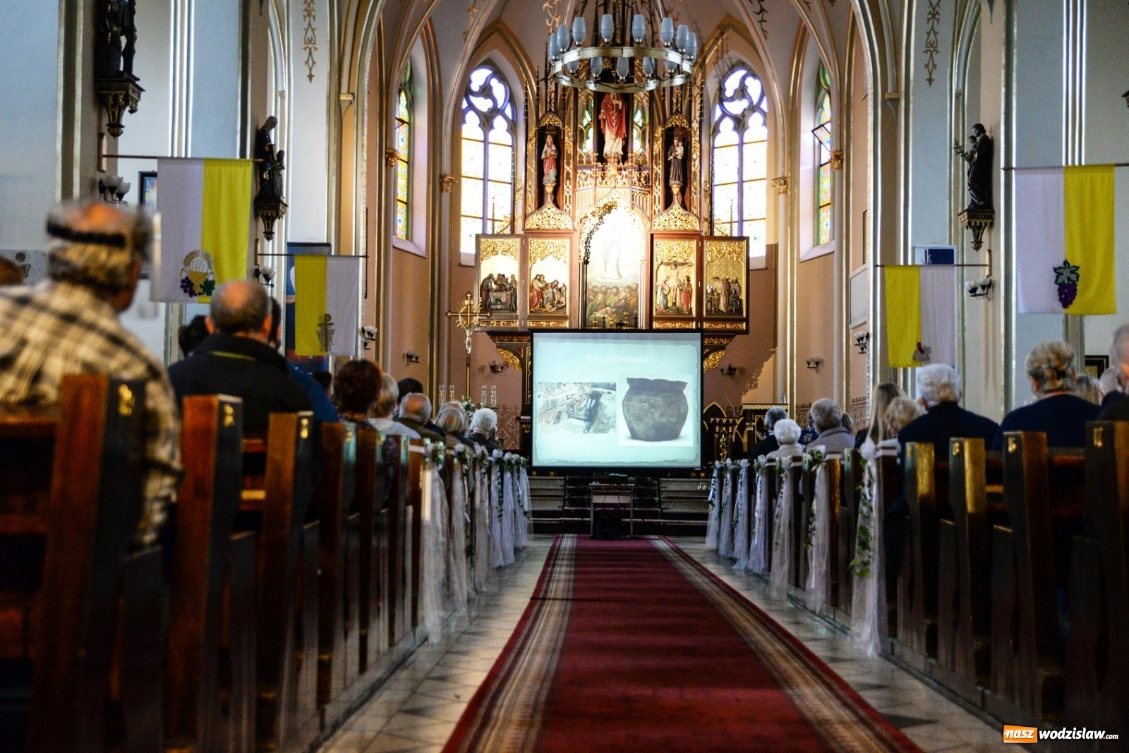 Zdjęcie w galerii na portalu naszwodzislaw.com: Podróż do świata, którego już nie ma. Promocja książki Sławomira Kulpy wiadomości z regionu