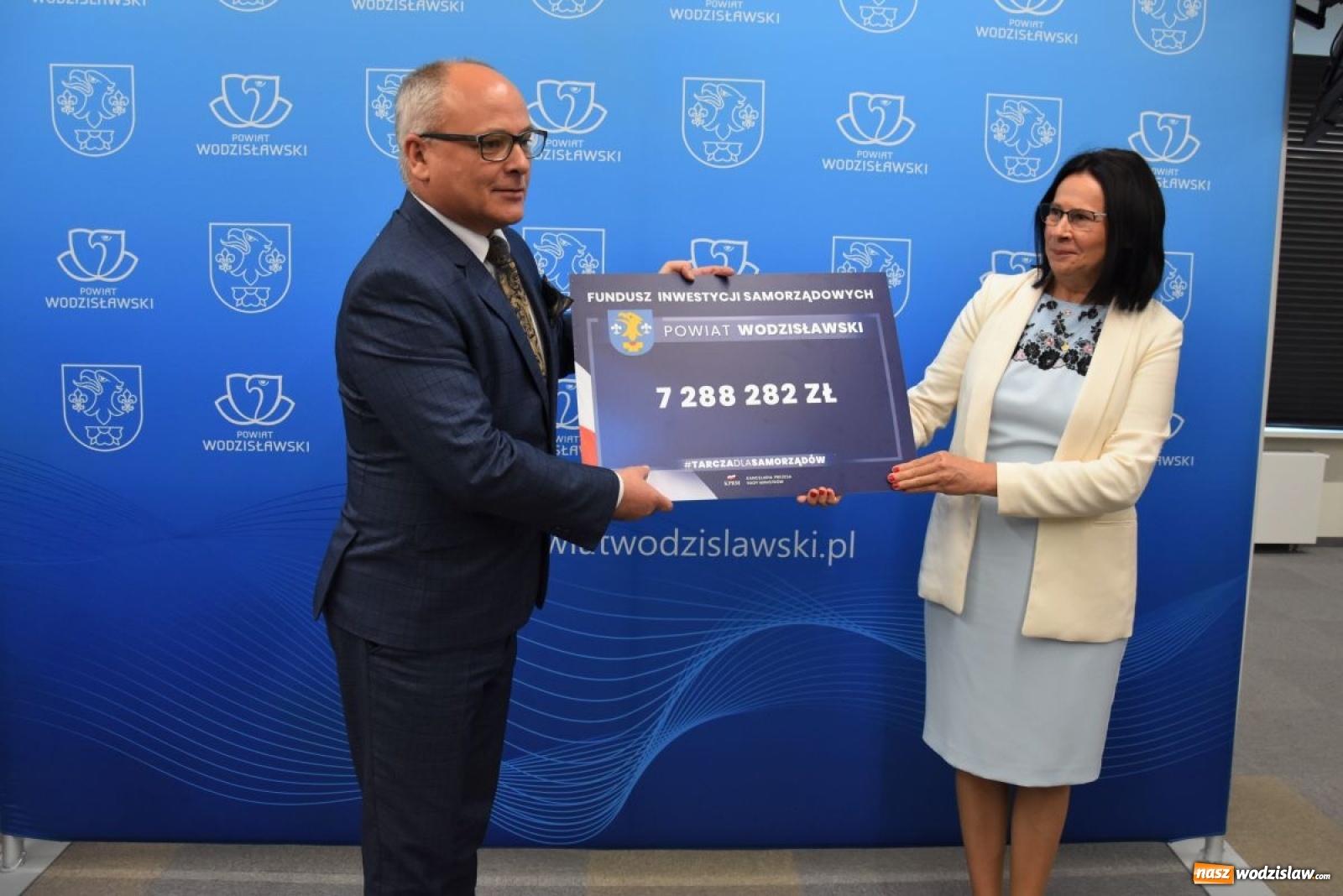 Zdjęcie w galerii na portalu naszwodzislaw.com: Ponad siedem milionów złotych dla Powiatu z Funduszu Inwestycji Samorządowych wiadomości z regionu