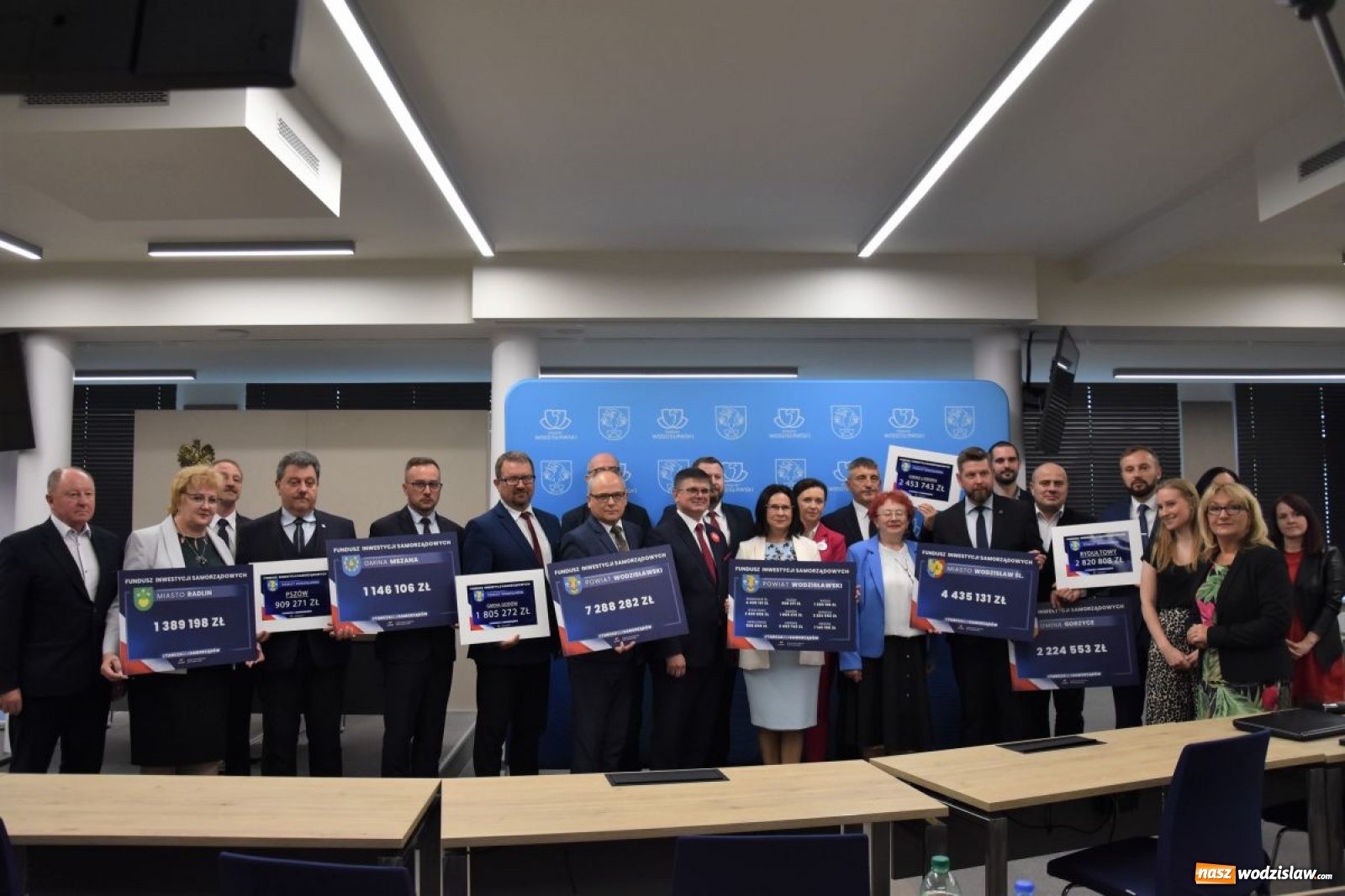 Zdjęcie w galerii na portalu naszwodzislaw.com: Ponad siedem milionów złotych dla Powiatu z Funduszu Inwestycji Samorządowych wiadomości z regionu