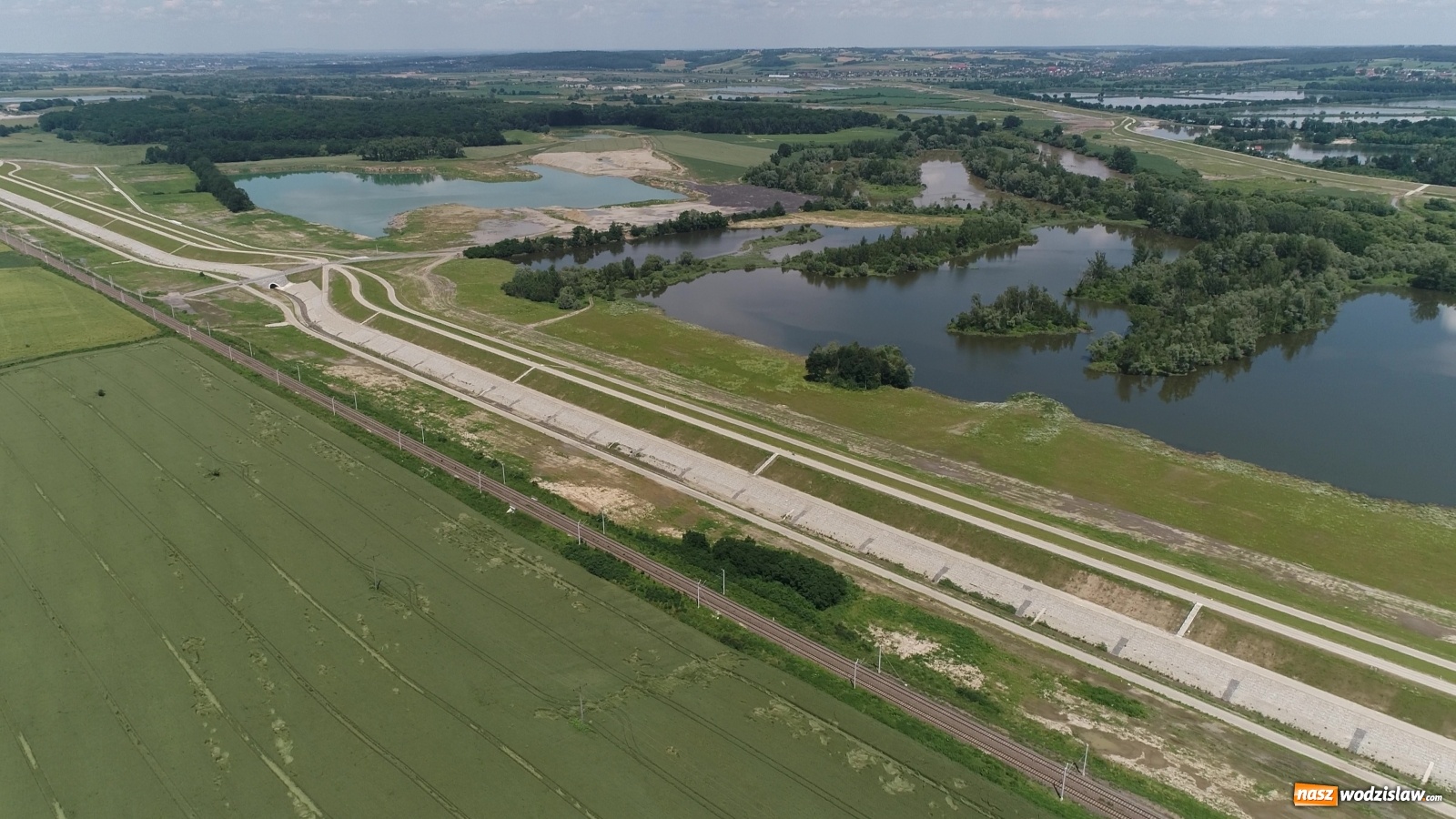 Zdjęcie w galerii na portalu naszwodzislaw.com: Mało znane fakty dotyczące zbiornika Racibórz [FOTO i WIDEO z lotu ptaka] wiadomości z regionu