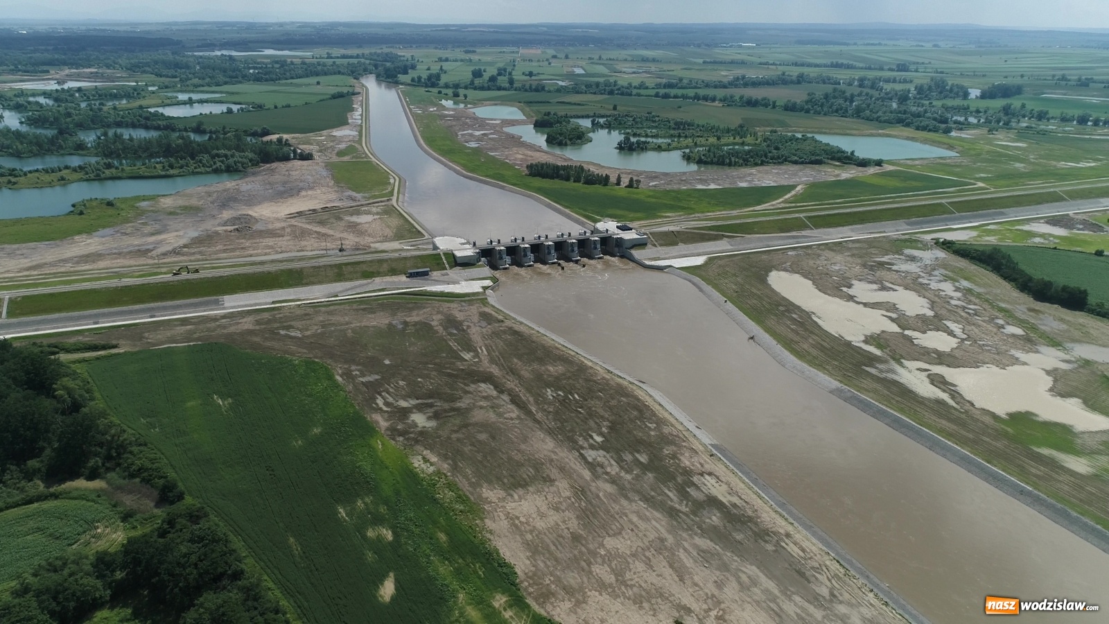 Zdjęcie w galerii na portalu naszwodzislaw.com: Mało znane fakty dotyczące zbiornika Racibórz [FOTO i WIDEO z lotu ptaka] wiadomości z regionu
