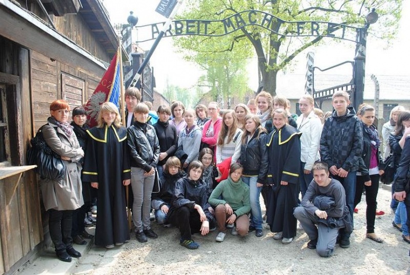 Zdjęcie w galerii na portalu naszwodzislaw.com: Nauczycielskie Dni Pamięci i Pokoju wiadomości z regionu